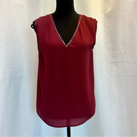 RW&CO burgundy red rock crystal rhinestone V-neck sleeveless blouse Sz XS - Picture 12 of 12